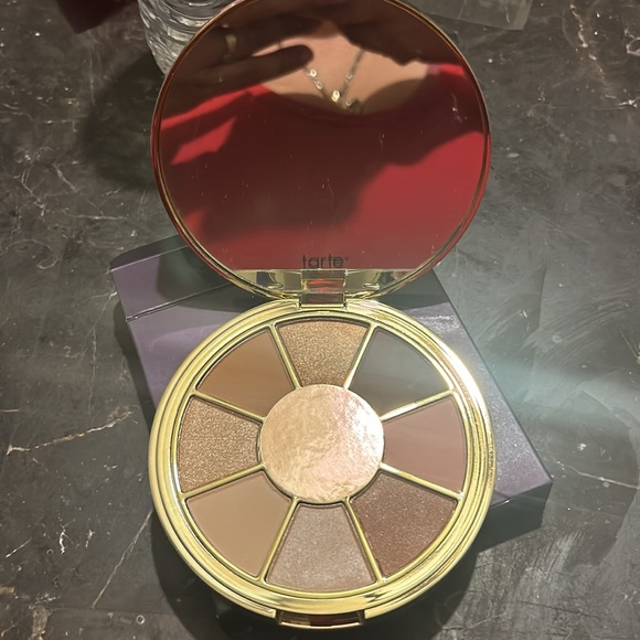 Tarte be you. Naturally. Eyeshadow palette - Picture 2 of 4